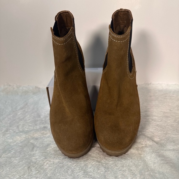 ASOS Brown Ankle Boots with Chunky Heel and Elastic Panels 🤎🤎 - Picture 3 of 7